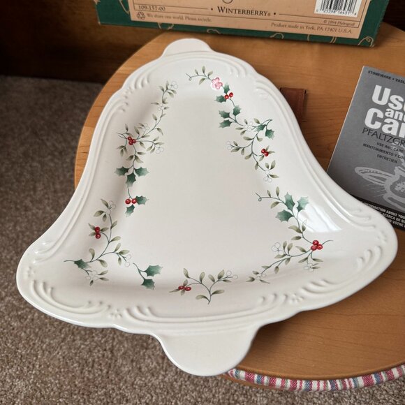 Pfaltzgraff Winterberry White w/Green Holly & Red Berries Stoneware Bell Plate - Picture 2 of 7